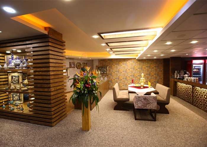 رستوران هتل آوین اصفهان