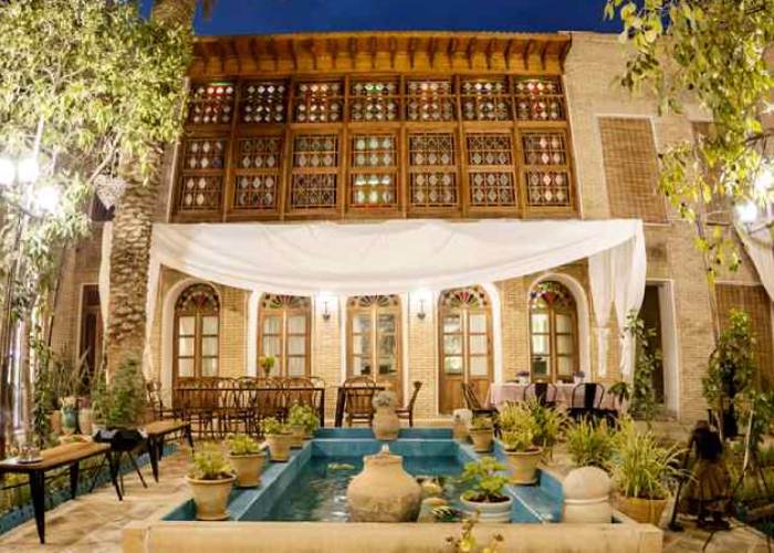 ساختمان بوتیک هتل درب شازده شیراز