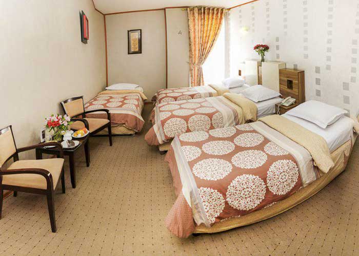 اتاق چهار تخته هتل فرهنگ و هنر مشهد