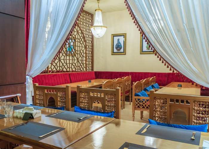رستوران زیتون هتل قصر الضیافه قدس مشهد