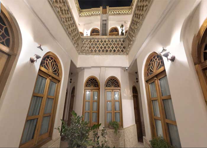 فضای داخلی  هتل قصر منشی اصفهان