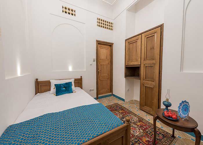 اتاق یک تخته هتل قصر منشی اصفهان