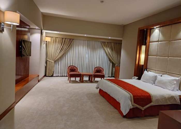 اتاق هتل بزرگ جهان مشهد