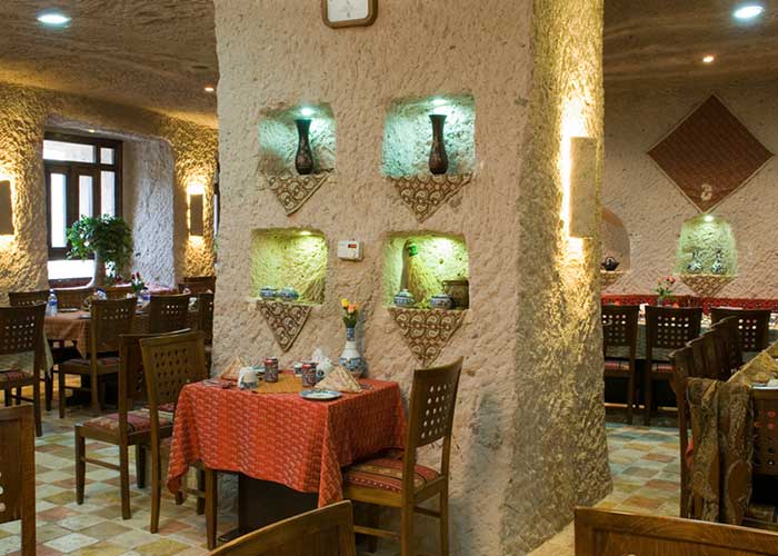 رستوران صخره ای هتل لاله کندوان