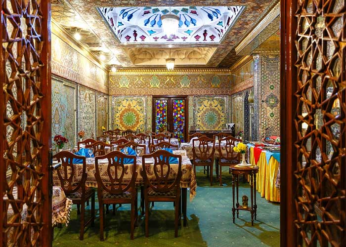 رستوران نمکدون هتل لاله تهران