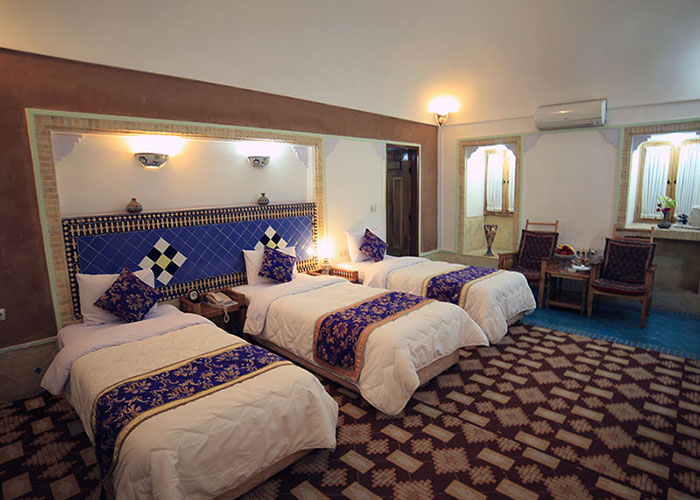سه تخته هتل باغ مشیر الممالک یزد