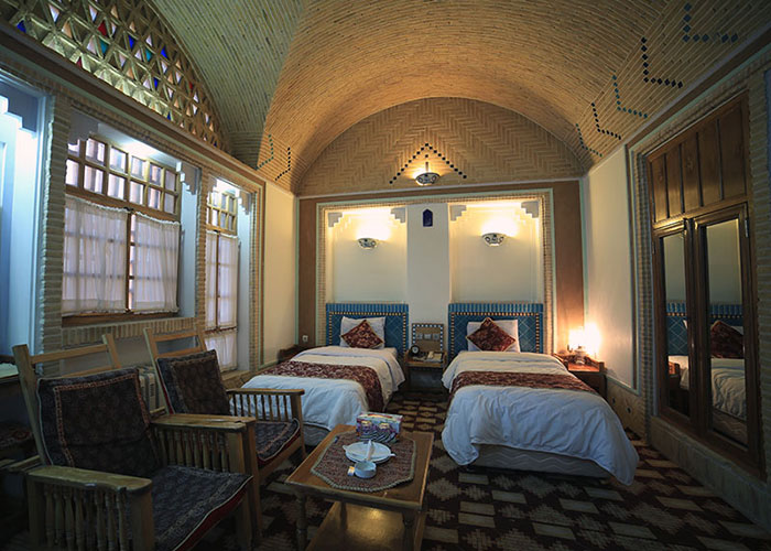 دو تخته توئین هتل باغ مشیر الممالک یزد