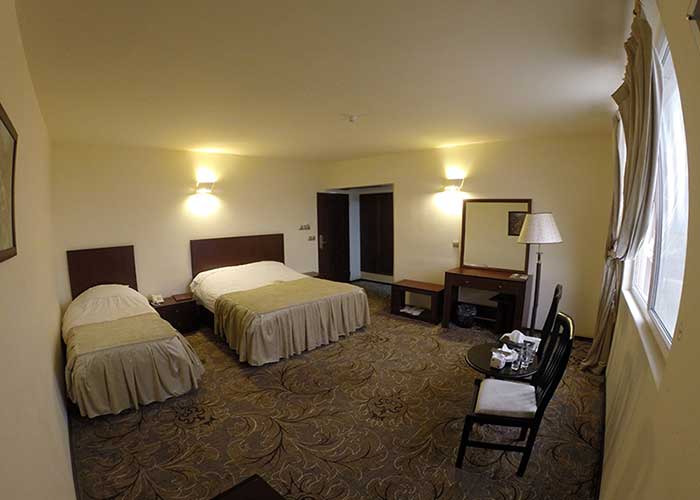 اتاق سه تخته هتل نگارستان 