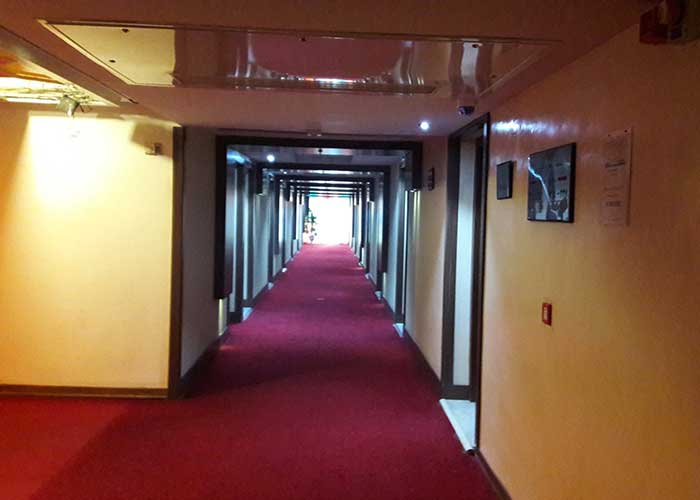 راهرو طبقات هتل شهر تهران
