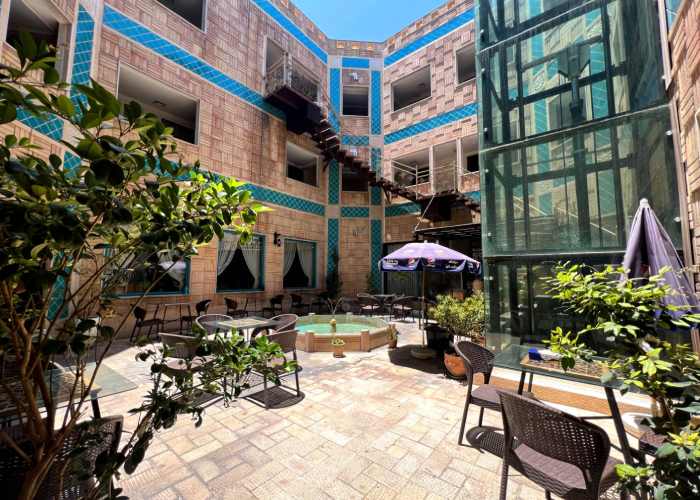 کافی شاپ هتل وکیل شیراز