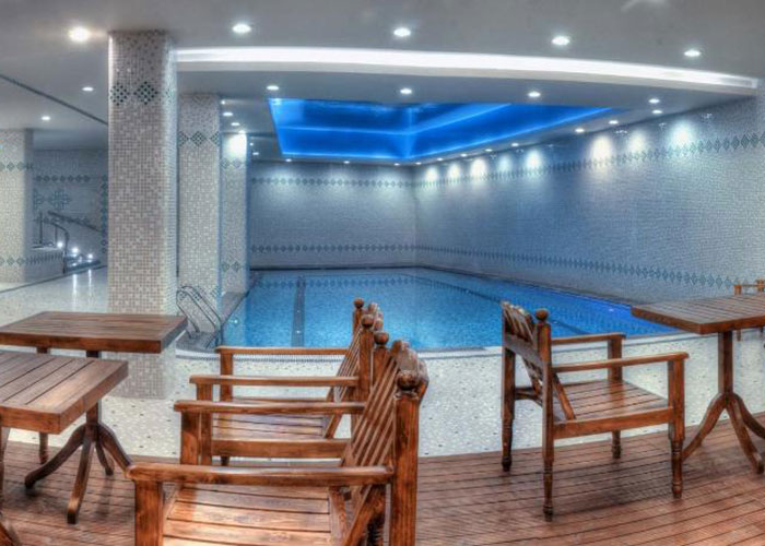استخر هتل زندیه شیراز