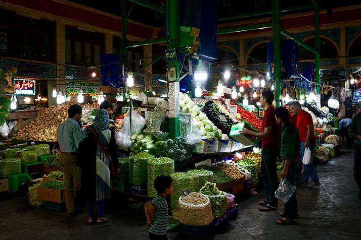 بازار تجریش تهران در شب