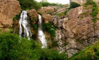 آبشار دوقلو تهران